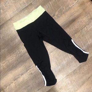 Lululemon Leggings (capris)